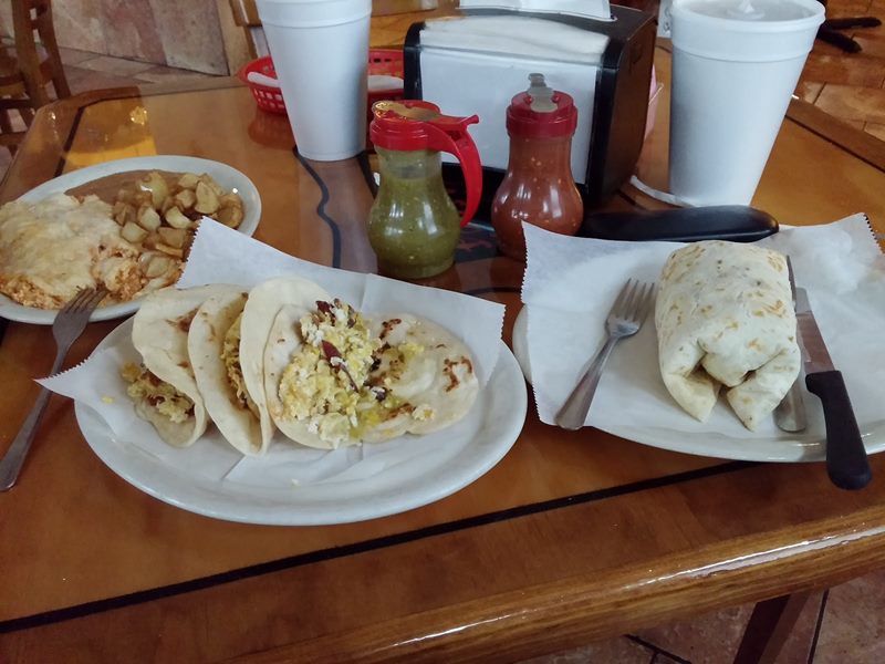 Jalisco’s Bar & Grill food